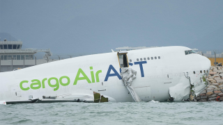 ALAMY hong kong crashed plane sea south china october 2025.png