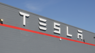 tesla dealership.png