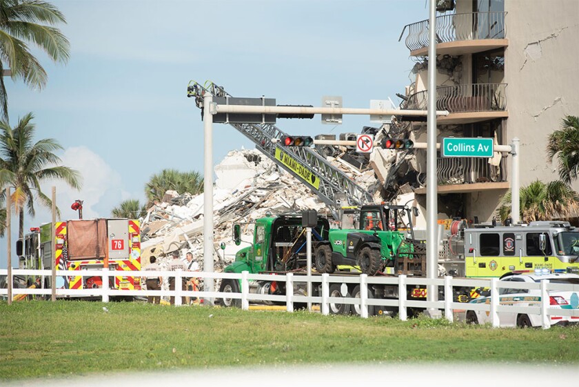 Miami Florida condo collapse 2G51WMB.jpg
