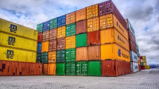 container-cargo 2921882_1920.jpg
