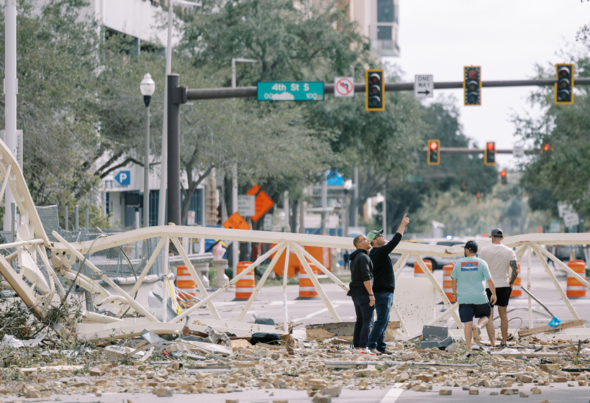 ALAMY hurricane milton clear up damage road florida 2024 october st petersburg.png