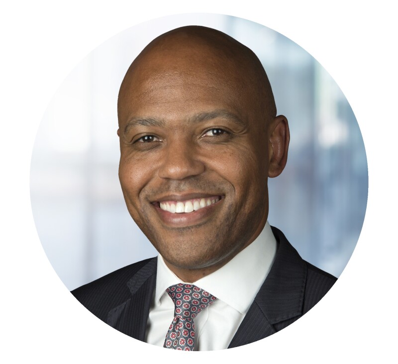 Mark David Welch headshot circle.jpg