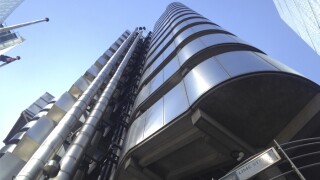 lloyds-building-london-upview-lime-st-sign.jpg