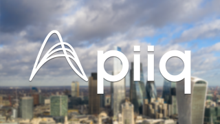 piiq_logo_white_london_2021.png