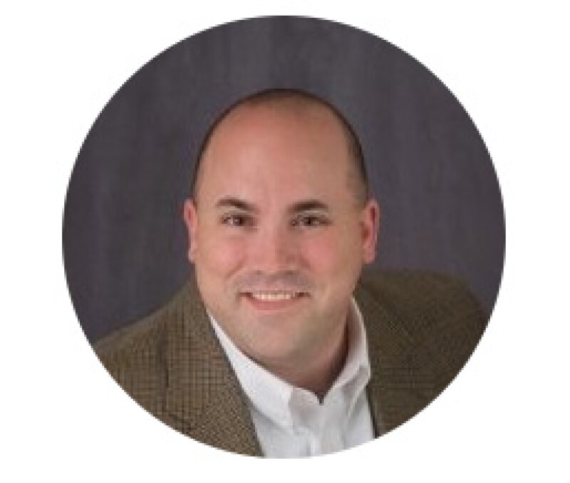 Pete kranz headshot circle.jpg