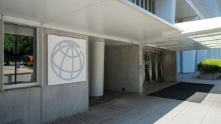 the world bank entrance world bank headquarters.jpg