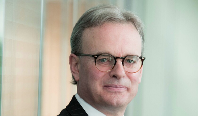 Guy Carpenter. Portrait James Nash.