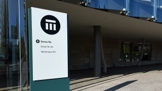 swiss re logo building swiss re headquarters zurich switzerland.png