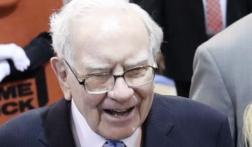 buffett-at-2018-annual-meeting.jpeg