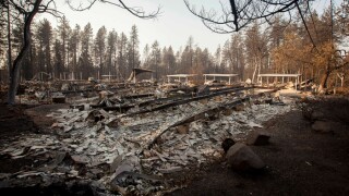 camp-fire-pa-39776660.jpg
