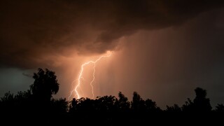 thunderstorm scs lightning.jpg