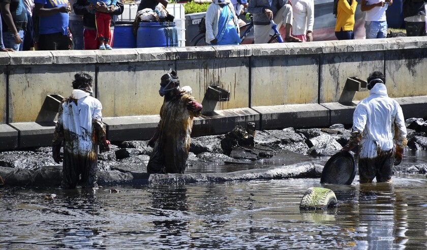 MAURITIUS-MAHEBOURG-OIL-SPILL-EMERGENCY