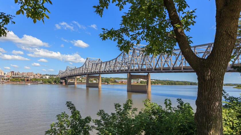 Bridge over the Illinois River in Peoria
