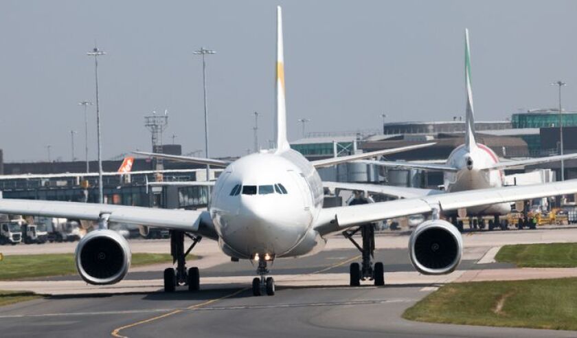 plane-taxiing.jpeg