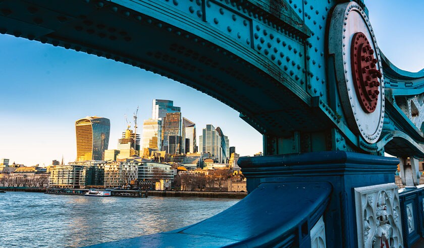 london bridge london skyline.jpg