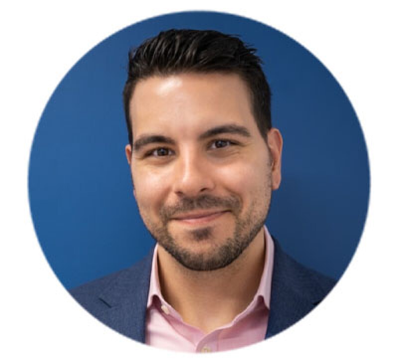 nick licursi headshot circle.jpg